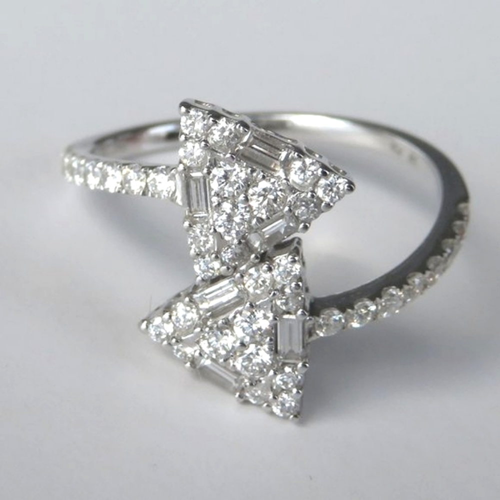 18K White Gold Bypass Arrow Diamond Ring